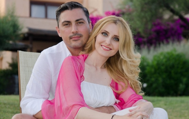 Însărcinată în trei luni, Alina Sorescu A FUGIT DE SOARE, ÎN VACANŢĂ. Uite ce spune cântăreaţa | FOTO