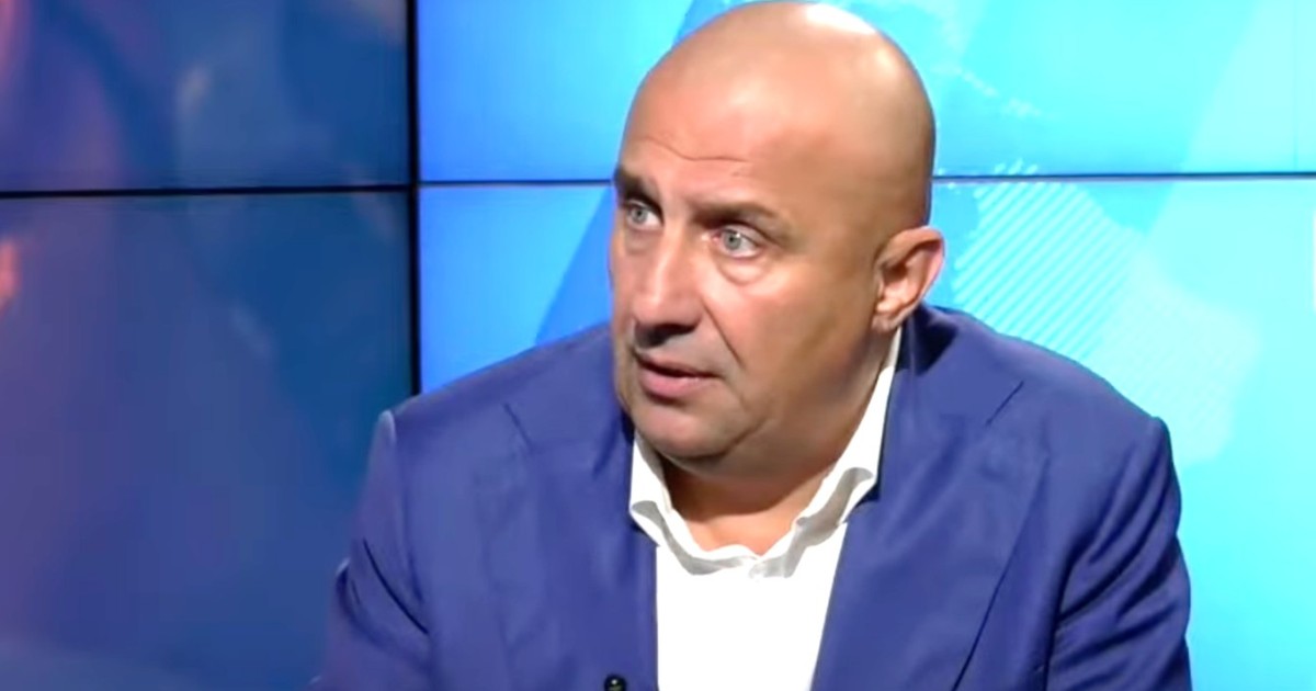 Viorel Tudose în sacou, la o emisiune.