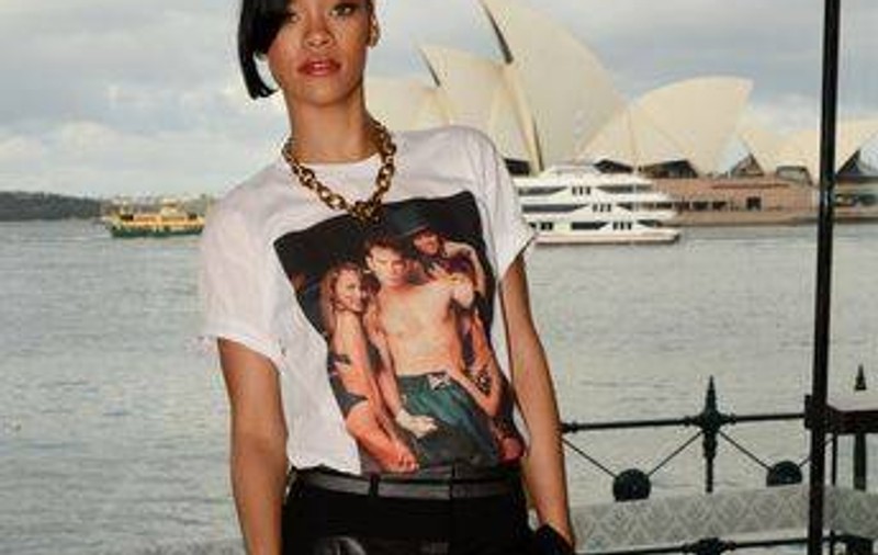 Rihanna, făcută cu ou și cu oțet de Chris Brown într-un cântec! Furioasă, l-a șters de pe Twitter! AUDIO 