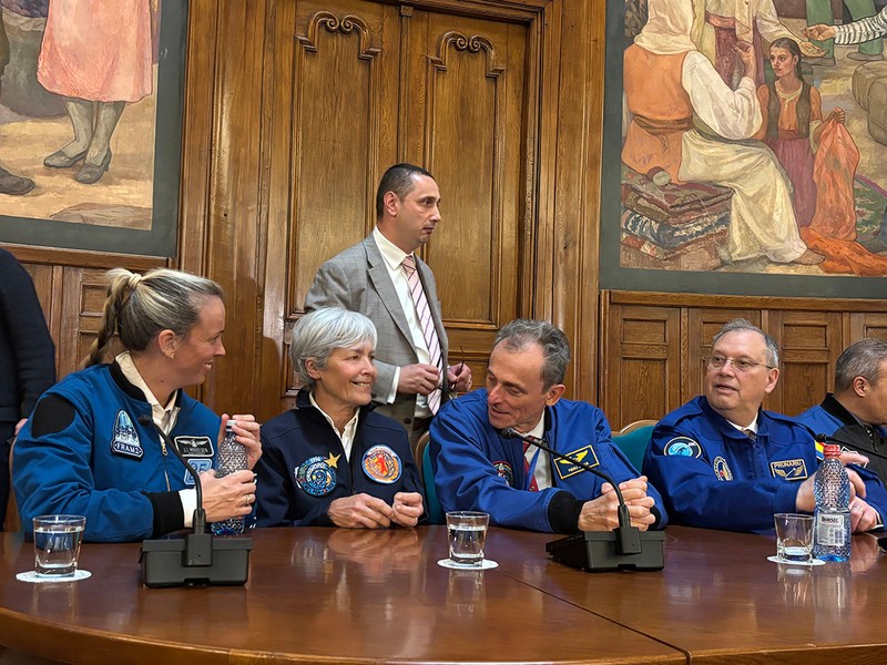 Jannicke Mikkelsen, Claudie Haigneré, Pedro Duque și Dumitru Prunariu au fost prezenți la ceremonia „45 de ani de la zborul lui Dumitru Prunariu în spațiul cosmic”
