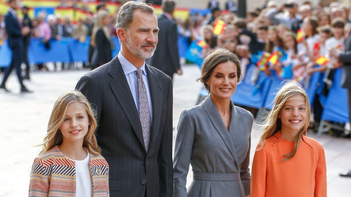 Câți bani primesc lunar prințesele Leonor și Sofia ale Spaniei. Cum și pe ce îi cheltuie
