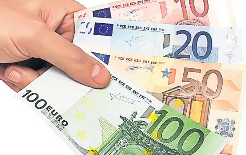 Tot mai mulţi clienţi câştigă procese cu băncile! Ai şi tu credit? Află ce şanse ai!
