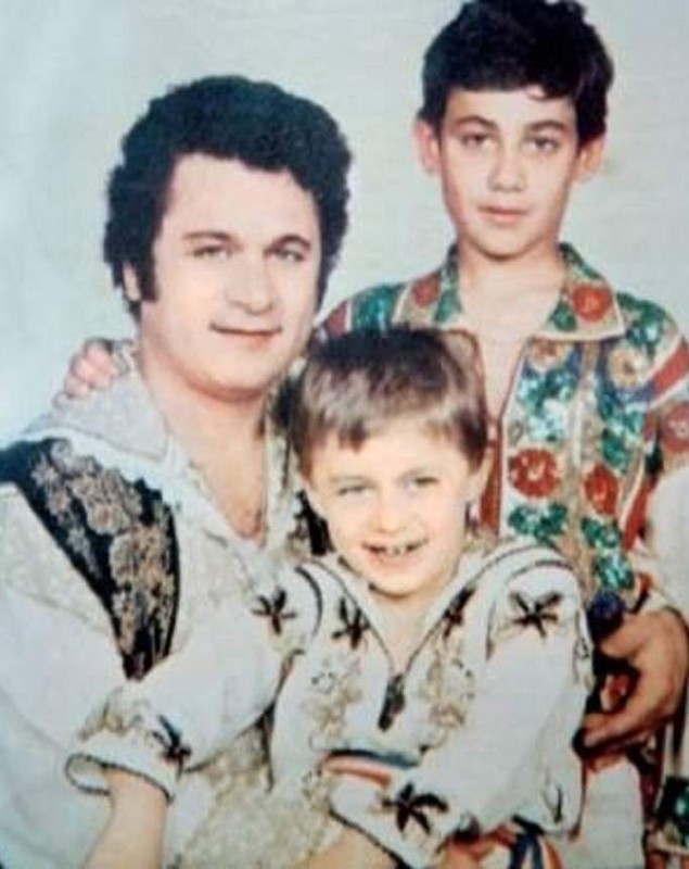 Ionuț Dolănescu a mers la mormântul lui Ion Dolănescu. Ce a descoperit în ziua în care tatăl lui ar fi împlinit 79 de ani