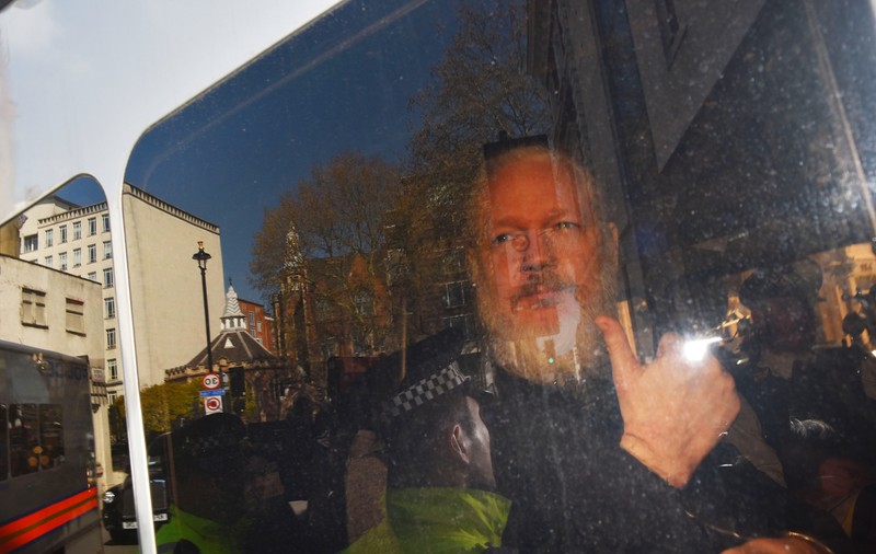 Suedia redeschide ancheta în dosarul de viol care îl vizează pe Julian Assange. Explicațiile procurorilor