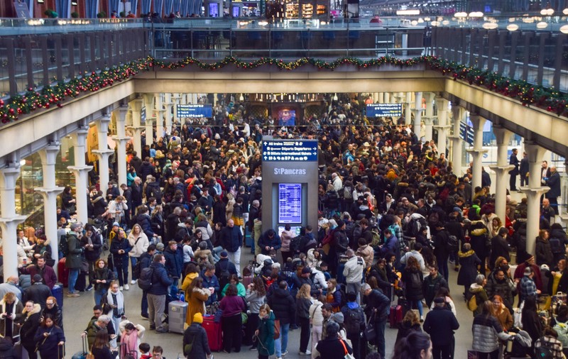 Circulația trenurilor Eurostar din Londra, anulată după ce un tunel de sub Tamisa a fost inundat