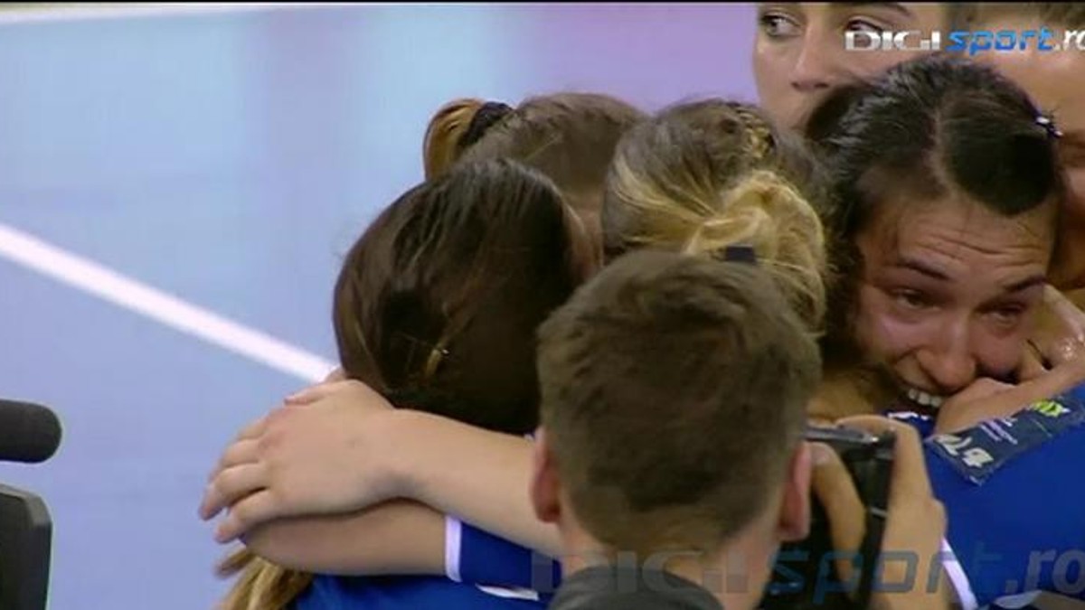 Cristina Neagu s-a despărțit în lacrimi de Buducnost. Bine-ai venit la CSM București! ”Nu știu de ce am jucat atât de puțin”