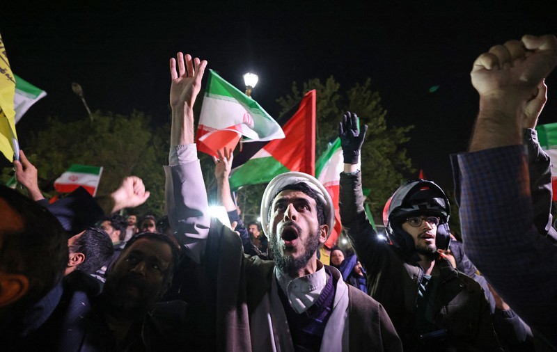 Iranul avertizează că va răspunde „mai puternic și mai hotărât” dacă Israelul va riposta. Iordania, amenințată că poate deveni „următoarea țintă”