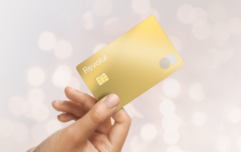 Revolut lansează un card placat cu aur. Cum arată și cât costă