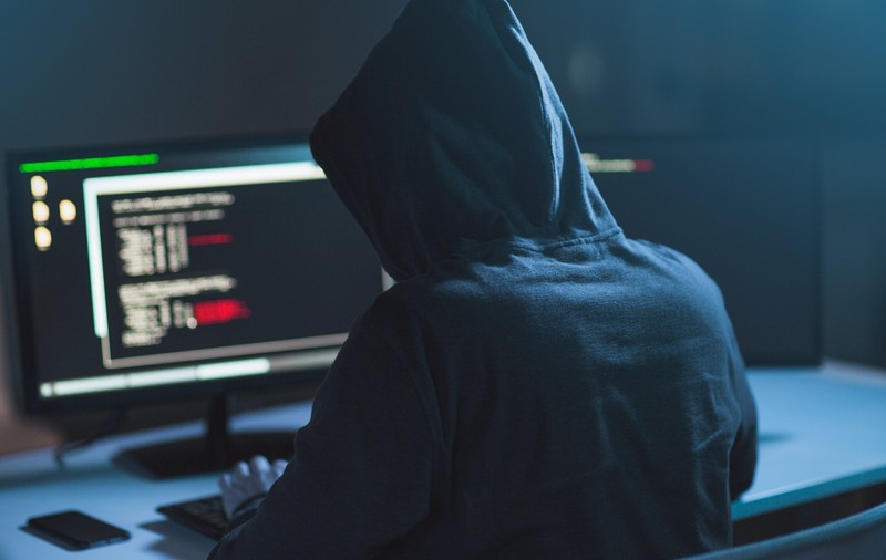 Legea Deepfake intră la vot săptămâna viitoare. Ce pedepse riscă cei care creează clipuri cu AI și cei care le distribuie pe net