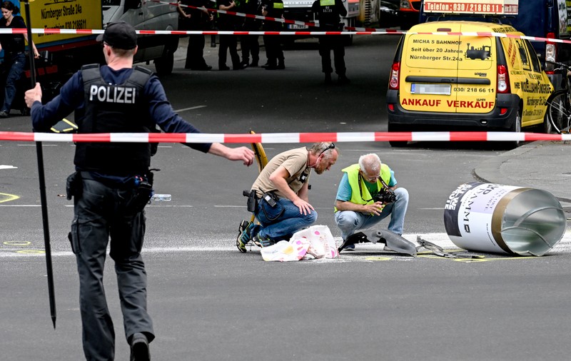 „Oameni au fost aruncați în aer”. Mărturia unui tânăr care a asistat la incidentul de la Berlin, unde o mașină a intrat în mulțime