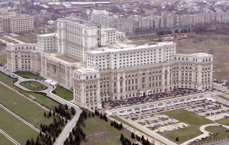 S-A STABILIT! Confruntarea FINALĂ dintre Iohannis și Ponta va avea loc la Palatul Parlamentului