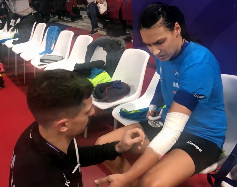 Cristina Neagu are probleme la mâna stângă. Preparatorul fizic Dragoș Luscan dezvăluie cum se refac tricolorele între meciuri | GALERIE FOTO&VIDEO