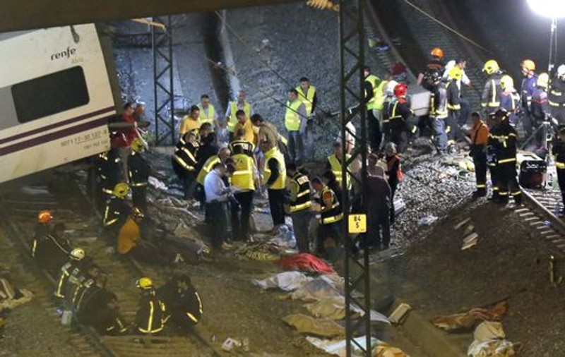 TRAGEDIE IN SPANIA | Cotidianul El Pais: "Trenul circula cu o viteză de 190 de kilometri pe oră pe un tronson unde limita era de 80"