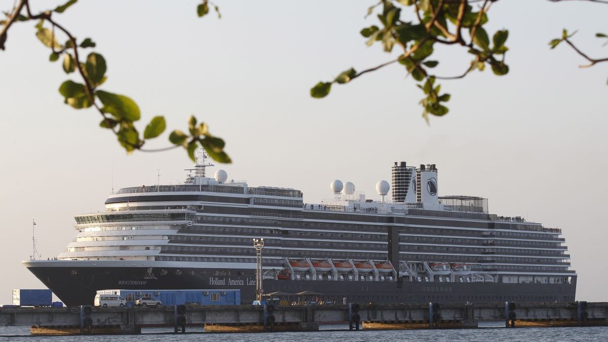 Nava MS Westerdam a andocat în Cambodgia FOTO: EPA