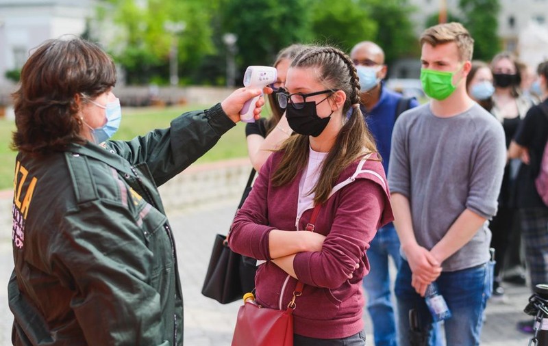 Maratonul vaccinării de la Iași, ocazie pentru sute de basarabeni să se imunizeze. „A fost o bucurie să facem asta pentru frații noștri de peste Prut”