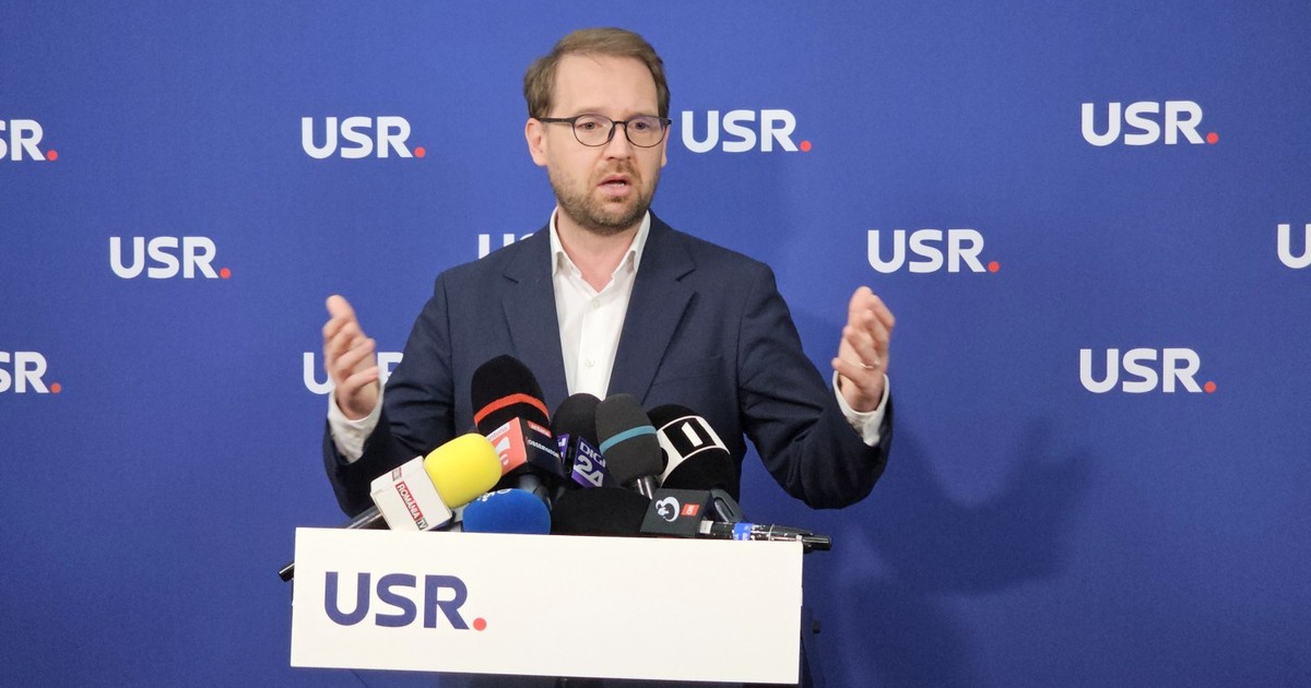 Dominic Fritz, pe 13 iunie 2025, la prima conferință de presă după ce a devenit președintele USR