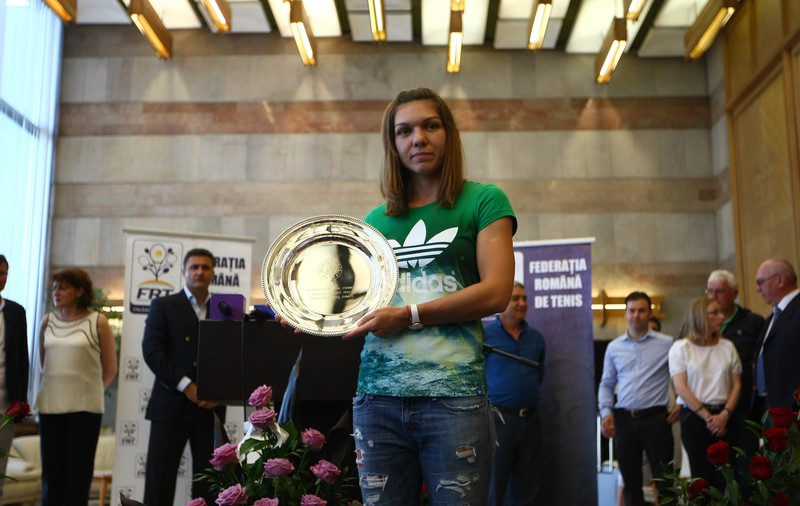 SIMONA HALEP A JUCAT CU O DURERE ÎN SUFLET finala de la ROLAND GARROS! Ce se întâmpla acasă, ÎN TIMP CE EA SE LUPTA CU ŞARAPOVA?