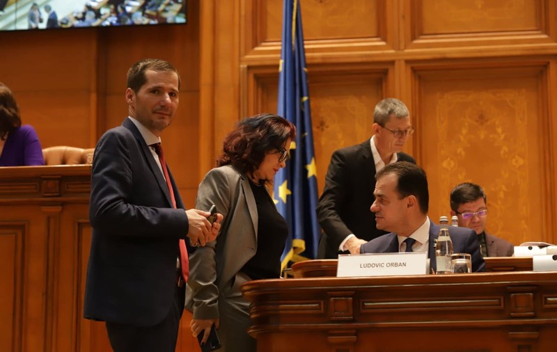 OFICIAL| Guvernul a renunţat la eliminarea sporului de condiţii periculoase. Mai multe categorii, exceptate de la interdicţia cumulului salariu-pensie