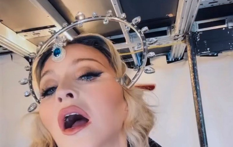 Madonna a fost dată în judecată de doi fani pentru că a întârziat începerea concertului de la New York