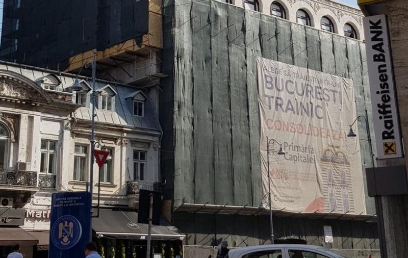O grenadă veche de peste 30 de ani a fost găsită în timpul lucrărilor la clădirea-monument Blocul Rosenthal din Calea Victoriei