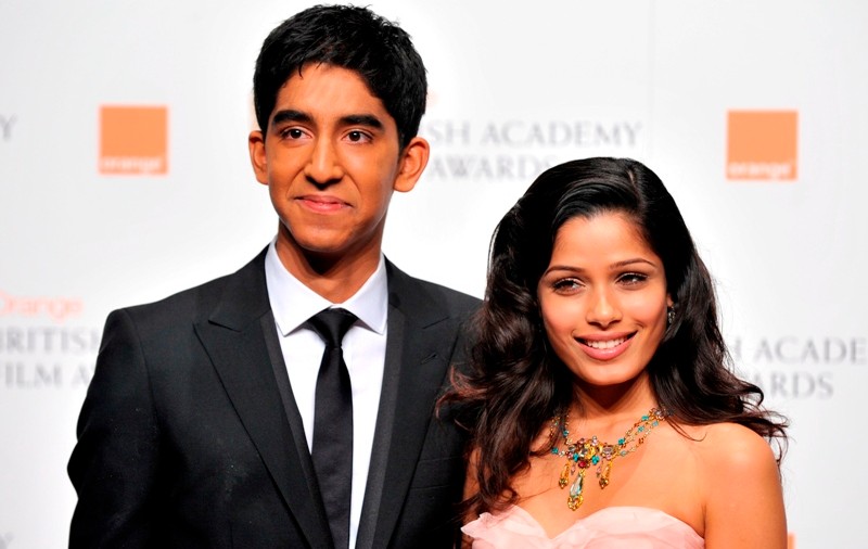 Starurile principale din Slumdog Millionaire recunosc: "Suntem un cuplu"