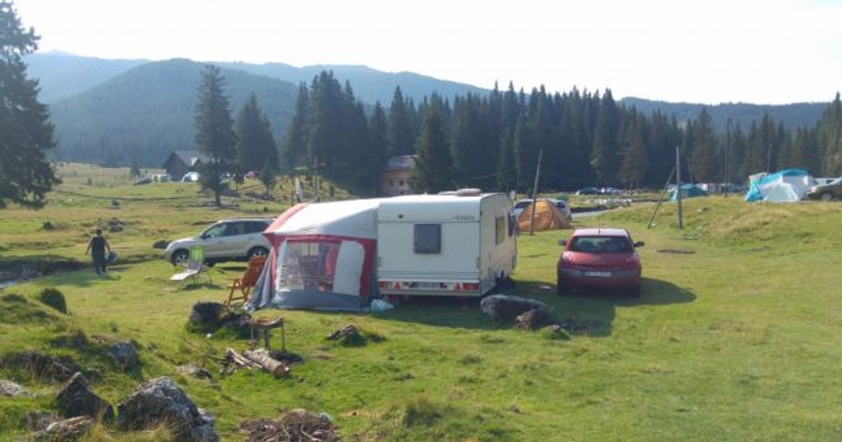 Platoul Padina, ideal pentru o vacanță cu rulota