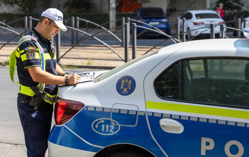 Un bărbat din Oradea a fost prins cu droguri în mașină, după ce s-a dus la Poliție să reclame o tamponare
