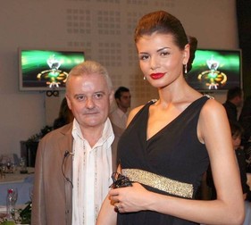 Moni a strălucit mereu cu bijuteriile primite cadou de la Iri