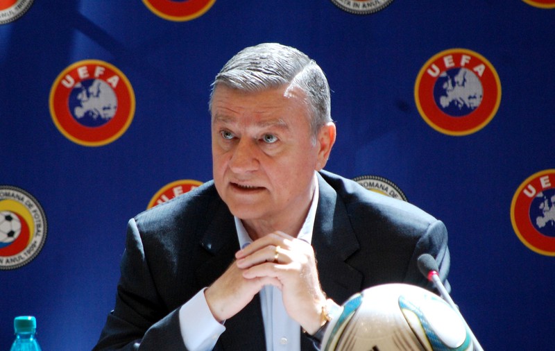 Sandu: "Dacă nu te califici, mai bine TE ÎMPUŞTI, te laşi de fotbal!"