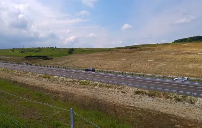 A mers în coloană oficială pe un tronson închis al A1 VIDEO