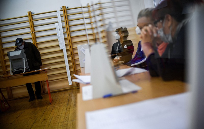 Bulgarii, chemați la urne pentru al doilea tur al alegerilor prezidenţiale