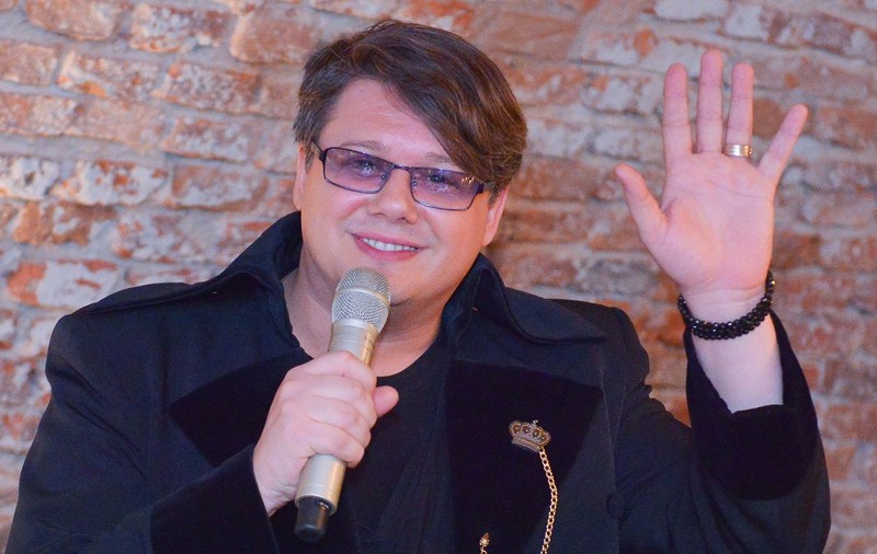 Fuego a recunoscut că a furat un brad. Artistul a făcut totul public în direct la tv