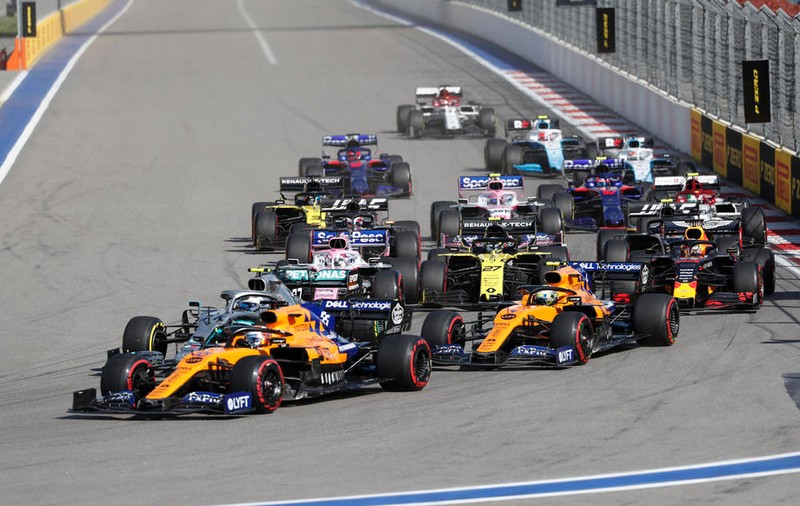 Sezonul de Formula 1 începe cu opt curse în Europa