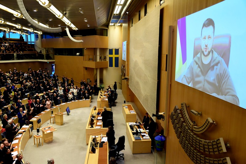 Președintele ucrainean, Volodimir Zelenski, a transmis joi un mesaj video Parlamentului Suediei. | Foto: EPA-EFE/PAUL WENNERHOLM SWEDEN OUT