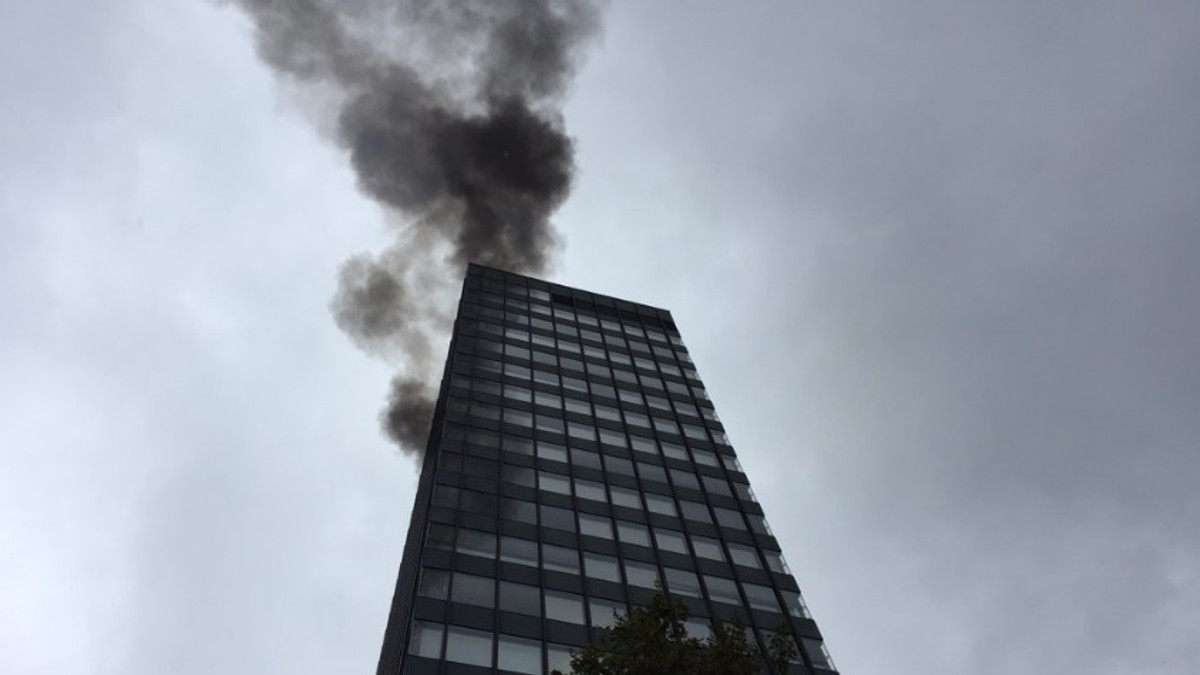 Un incendiu a izbucnit la un centru comercial din Berlin