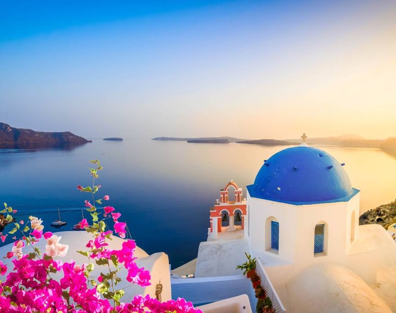 Cât plătesc românii pe cireșe, căpșuni și roșii pe cea mai cunoscută insulă din Grecia, în plin sezon turistic