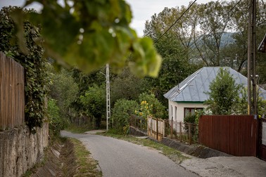 Pe această porţiune de drum s-a prăbuşit calul