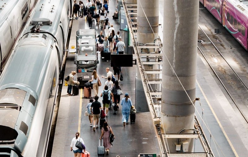 O țară din UE introduce abonamentul unic de transport: poate fi folosit pe tot teritoriul pentru 60 de euro