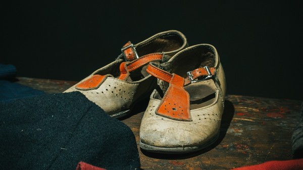 Pantofi victime Holocaust Polonia