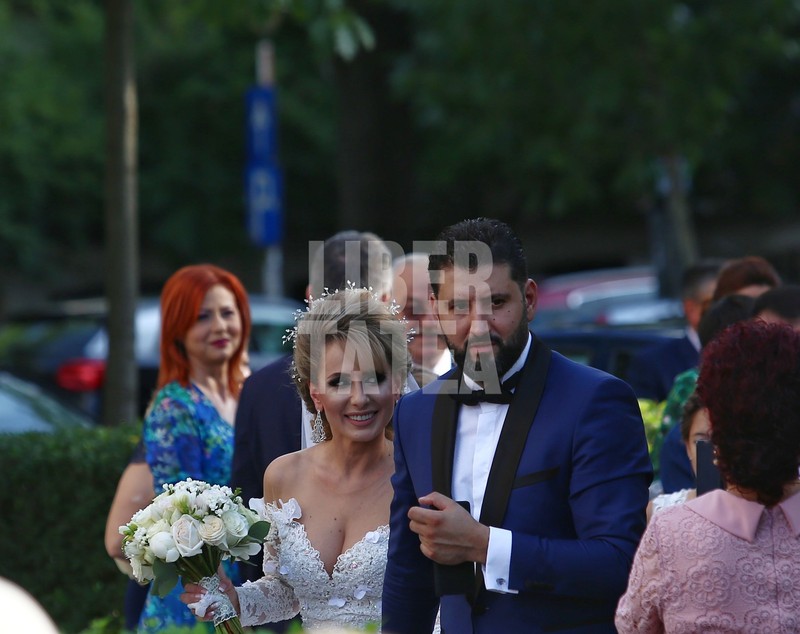 PRIMELE IMAGINI: Irina Loghin, pentru prima oară soacră, la 79 de ani. Irinuca s-a maritat azi!