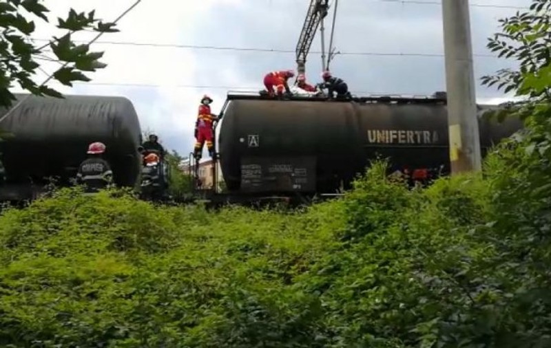 Un tânăr a murit electrocutat în Gara Focșani. Băiatul s-a urcat pe vagonul unui marfar ca să-și facă un selfie