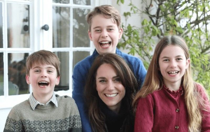 Prințesa de Wales își cere scuze în controversa fotografiei cu familia, care a fost retrasă de patru mari agenții de presă