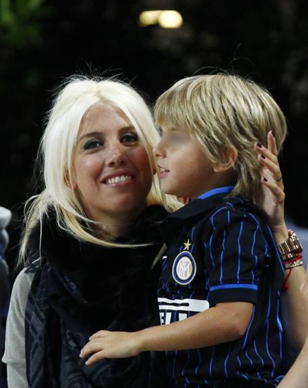 GALERIE FOTO / Wanda Nara, soţia-talisman pentru Mauro Icardi!