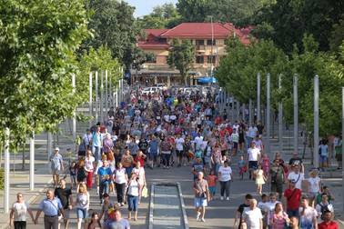 Fanii vin în număr mare pentru a o vedea pe Simona Halep FOTO: Vlad Chirea
