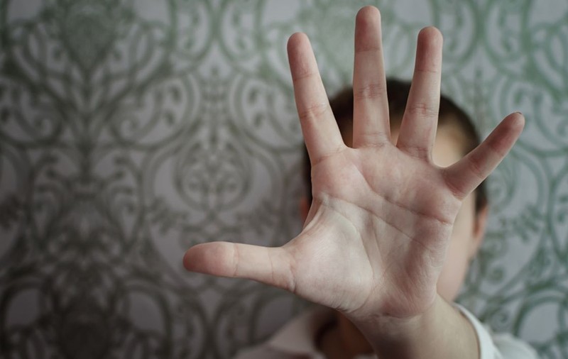 Băiat de 13 ani din Constanța, bătut până a ajuns la spital, de un alt copil, într-un loc de joacă dintr-un parc