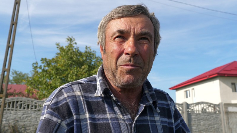 Locuitor din comuna Luica: „Parlamentarii fac ce vor ei să facă, toți urâții pe acolo! Ce le pasă de noi?”
