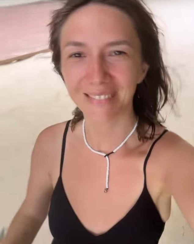 Imagini cu Adela Popescu în costum de baie, după ce a zis că e nemulțumită de silueta ei. Cum arată după ce a născut trei copii