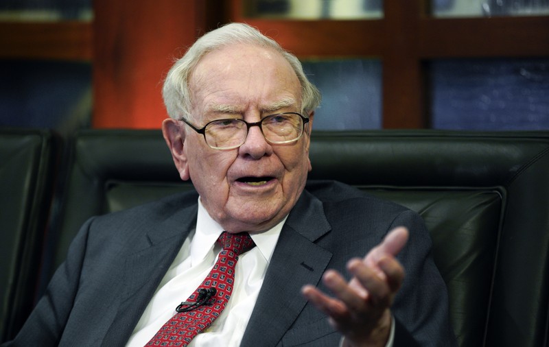 Avertismentul lui Warren Buffett: Inteligența artificială, mai bună pentru escroci decât pentru societate. Are potențialul unei bombe atomice