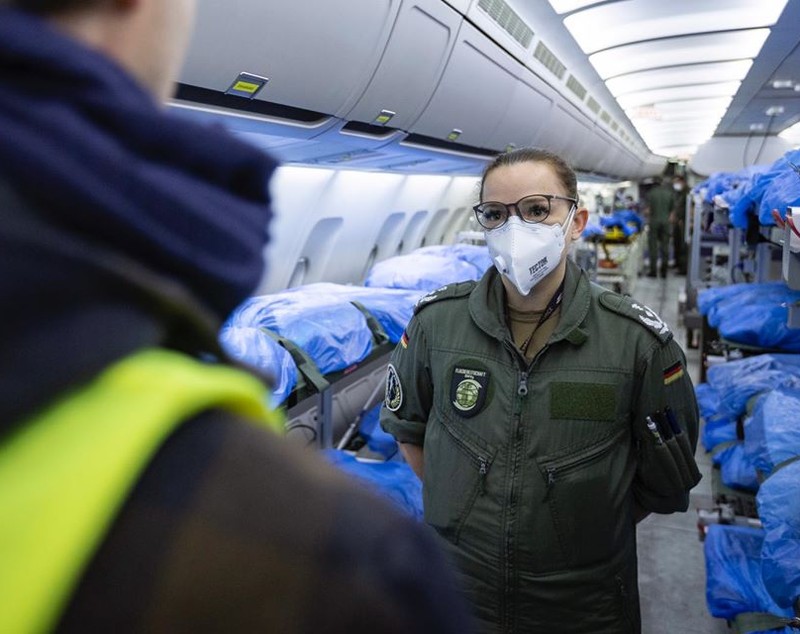 FOTO: Cum arată un avion-spital pentru transportarea pacienților infectați cu COVID-19