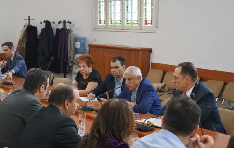Fermierii români, ajutor de la stat pentru cumpărarea de terenuri